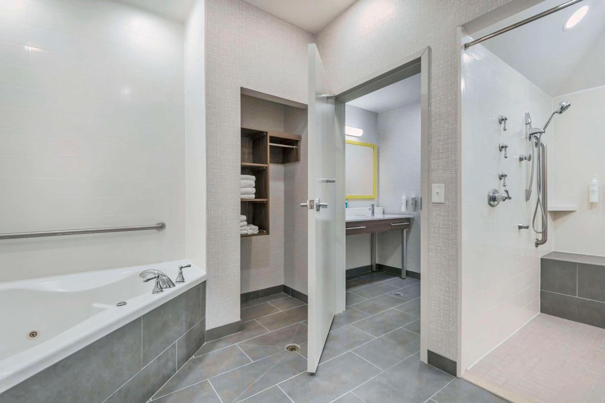 Hampton Inn & Suites Burlington Eksteriør bilde